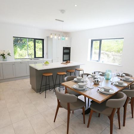 Luxury 6 Bedroom Spiddal Villa, Jacuzzi, Balcony Galway Bagian luar foto