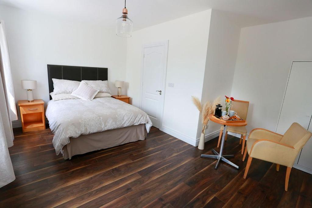 Luxury 6 Bedroom Spiddal Villa, Jacuzzi, Balcony Galway Bagian luar foto