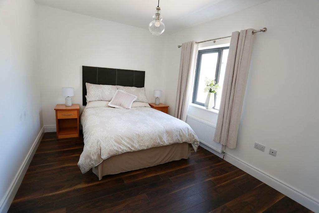 Luxury 6 Bedroom Spiddal Villa, Jacuzzi, Balcony Galway Bagian luar foto