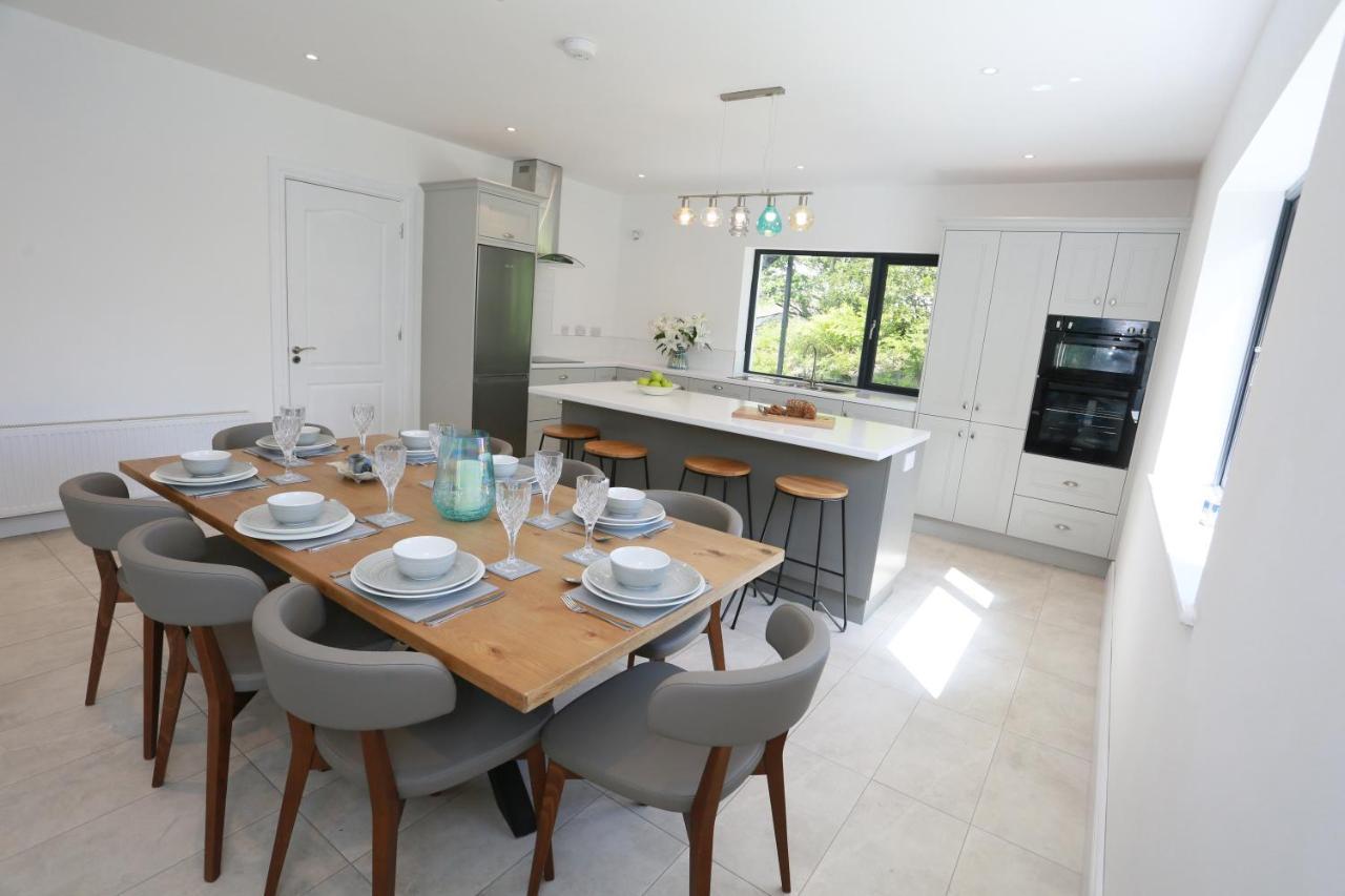 Luxury 6 Bedroom Spiddal Villa, Jacuzzi, Balcony Galway Bagian luar foto