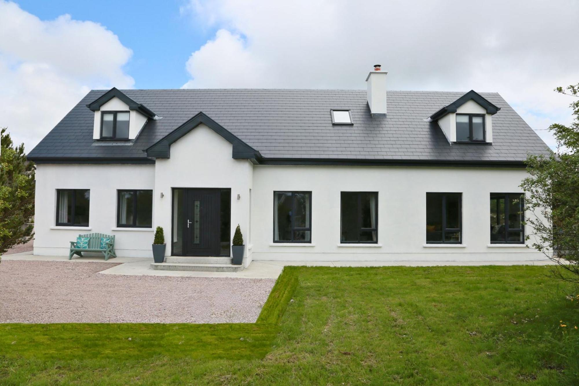 Luxury 6 Bedroom Spiddal Villa, Jacuzzi, Balcony Galway Bagian luar foto